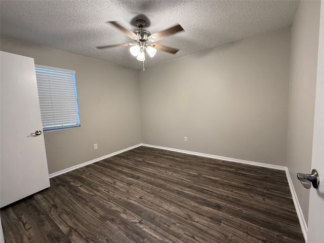 629 Central Avenue 112, Newark, TX 76071