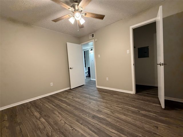 629 Central Avenue 112, Newark, TX 76071