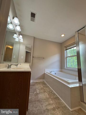 4003 FOUNTAIN BRIDGE CT, Fredericksburg, VA 22408
