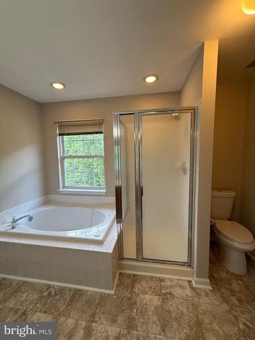 4003 FOUNTAIN BRIDGE CT, Fredericksburg, VA 22408
