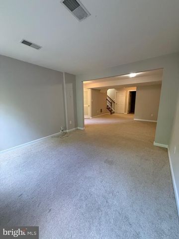 4003 FOUNTAIN BRIDGE CT, Fredericksburg, VA 22408