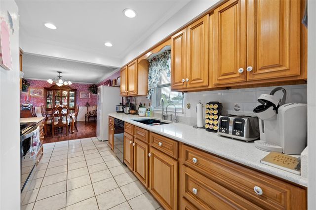 506 GAY ROAD, Seffner, FL 33584