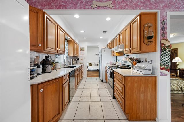 506 GAY ROAD, Seffner, FL 33584