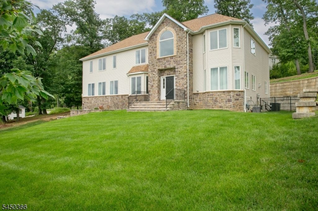 24 Beverly St, Parsippany-troy Hills Twp., NJ 07950 — photo 2