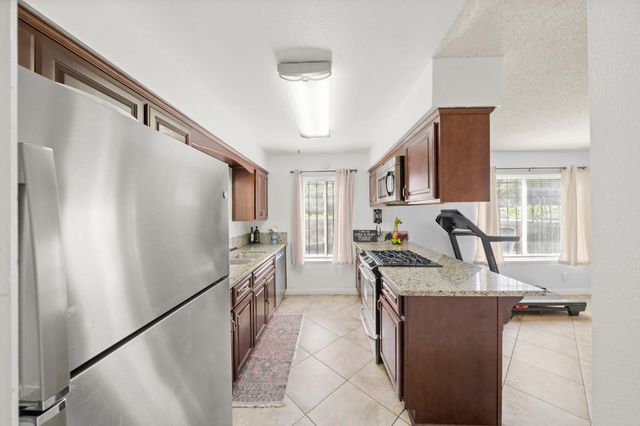 2235 Baywater Ln, Rancho Cordova, CA 95670