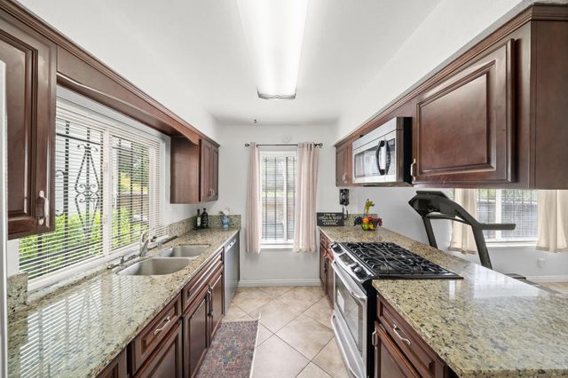 2235 Baywater Ln, Rancho Cordova, CA 95670