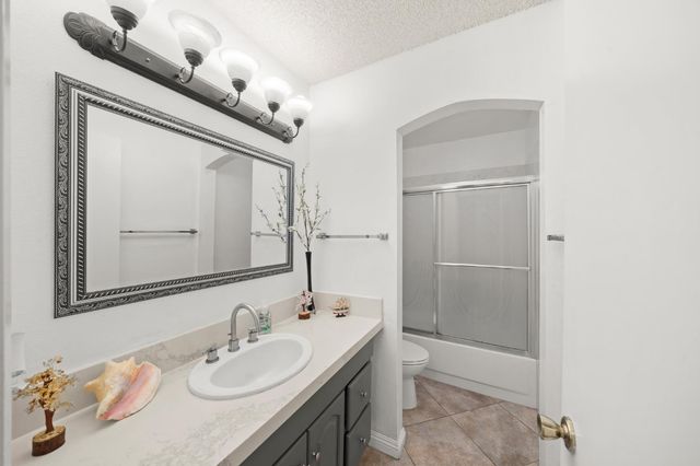 2235 Baywater Ln, Rancho Cordova, CA 95670