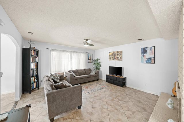 2235 Baywater Ln, Rancho Cordova, CA 95670