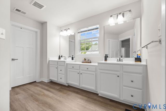 10241 Centralia Station Rd, Chester, VA 23831