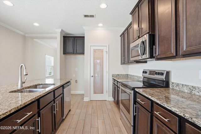 10076 KIT FOX Parkway, Jacksonville, FL 32222