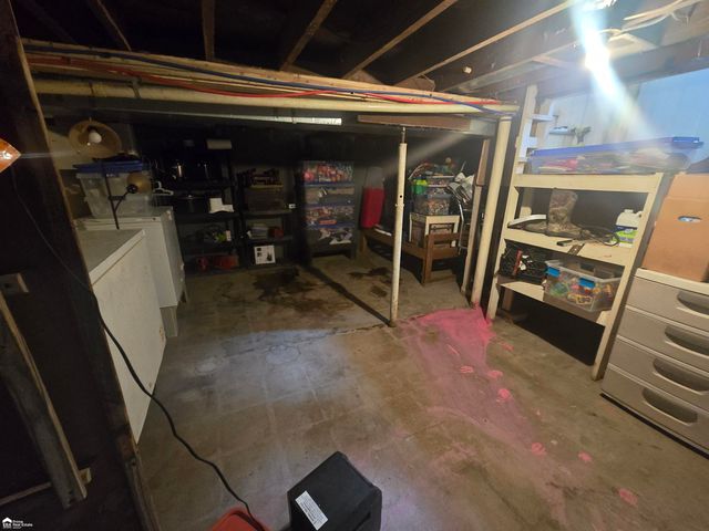 855 Victoria Avenue, Flint, MI 48507