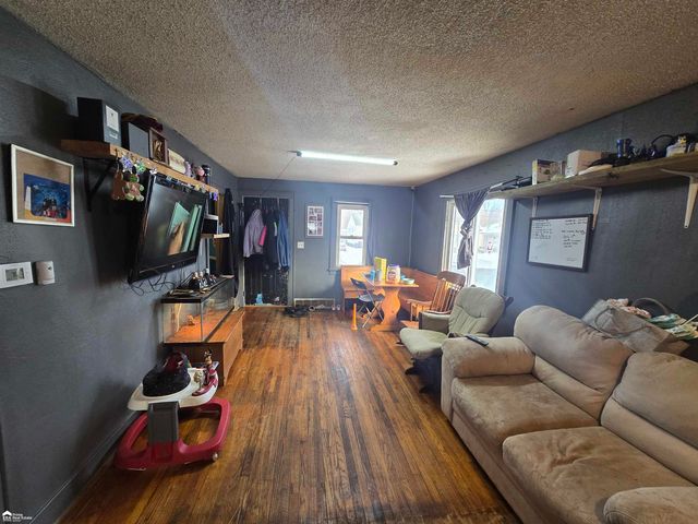 855 Victoria Avenue, Flint, MI 48507