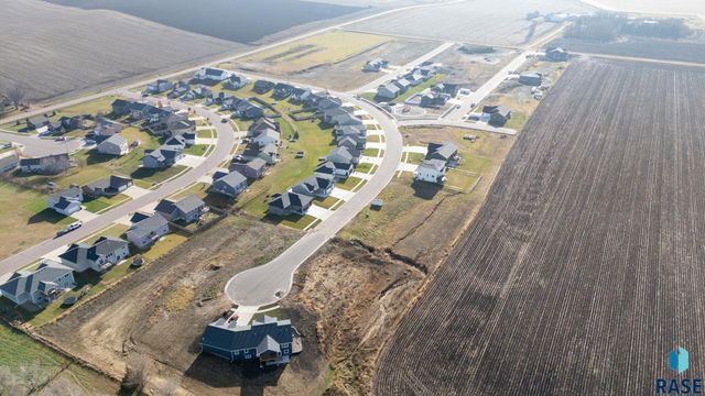 1005 Sunset St Street, Valley Springs, SD 57068