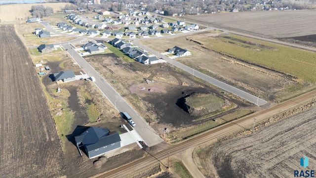 1005 Sunset St Street, Valley Springs, SD 57068