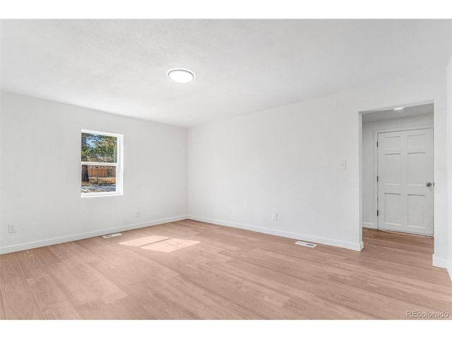 350 S Elbert St, Elizabeth, CO 80107