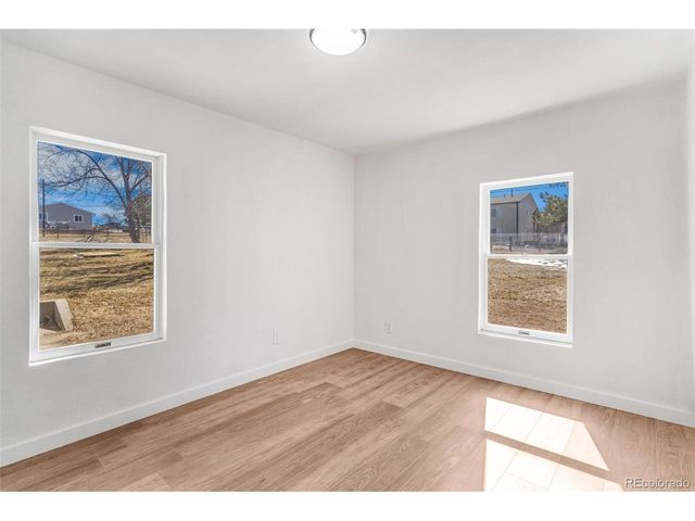 350 S Elbert St, Elizabeth, CO 80107