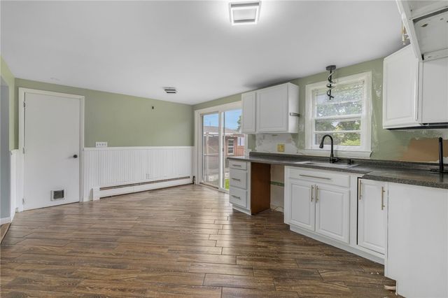 145 Crane Street, Warwick, RI 02889