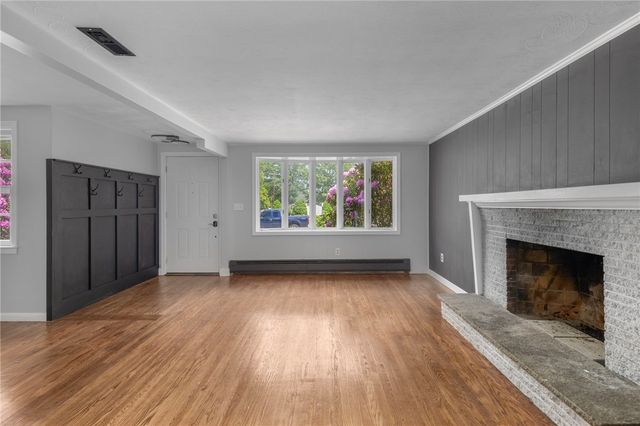 145 Crane Street, Warwick, RI 02889