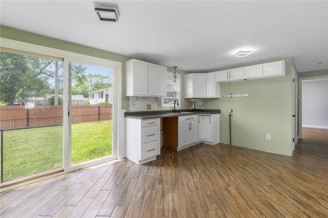 145 Crane Street, Warwick, RI 02889