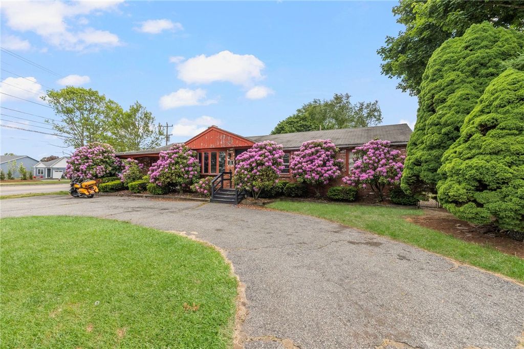 145 Crane Street, Warwick, RI 02889