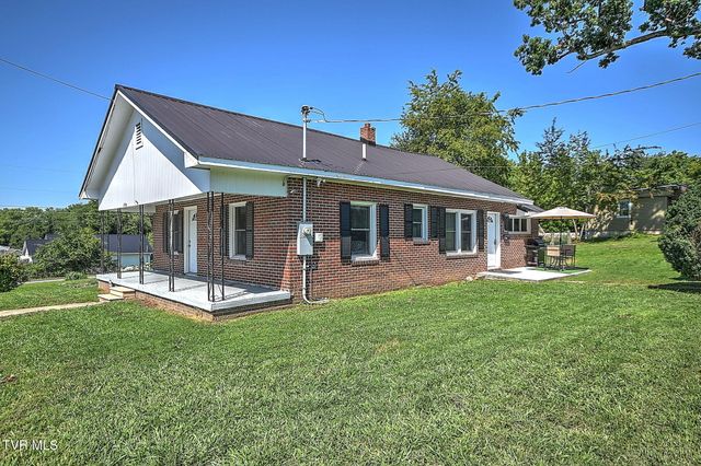 2109 East Unaka Avenue, Johnson City, TN 37601