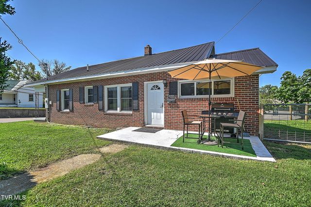2109 East Unaka Avenue, Johnson City, TN 37601