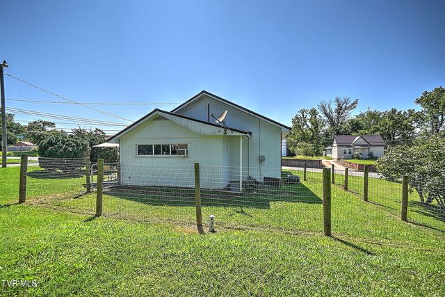 2109 East Unaka Avenue, Johnson City, TN 37601