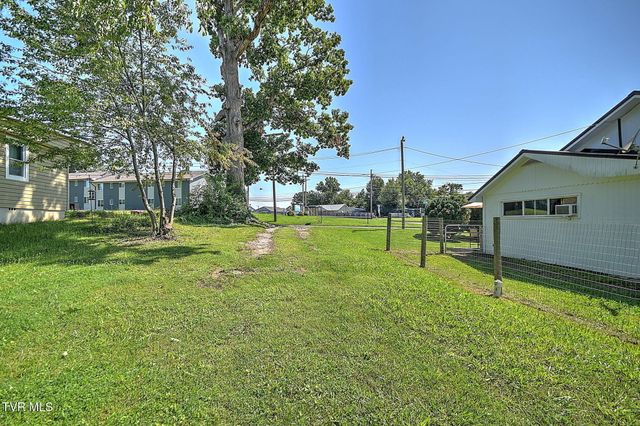 2109 East Unaka Avenue, Johnson City, TN 37601