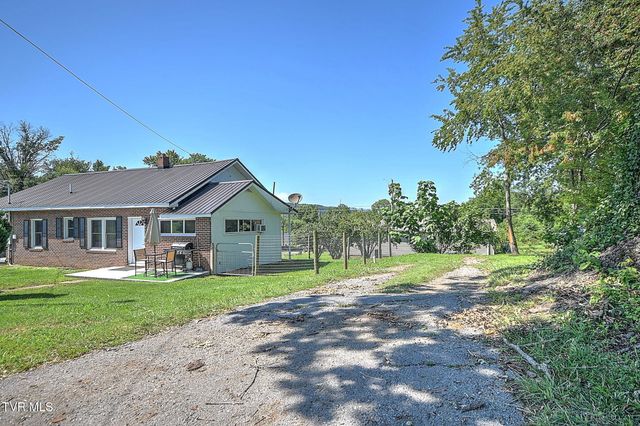 2109 East Unaka Avenue, Johnson City, TN 37601