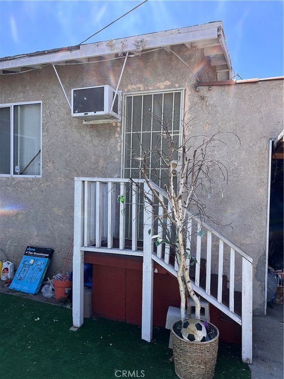 Image 7 of property listing at 1739-1741 W 105th Street, Los Angeles, CA 90047