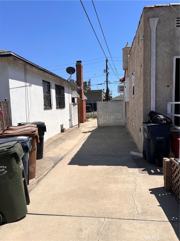 Image 8 of property listing at 1739-1741 W 105th Street, Los Angeles, CA 90047