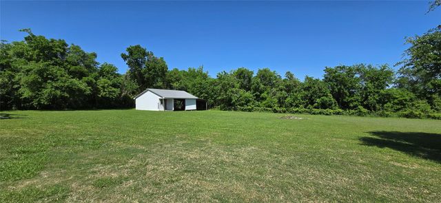 8660 Cedar Hill Road, Brenham, TX 77833