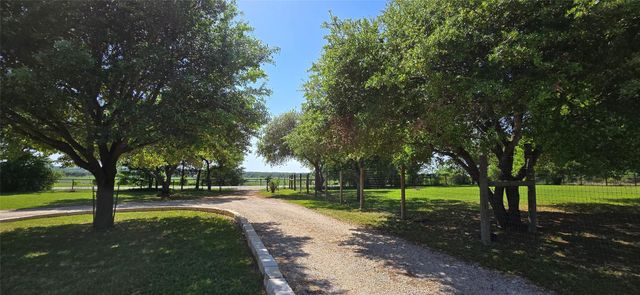 8660 Cedar Hill Road, Brenham, TX 77833