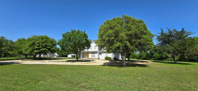 8660 Cedar Hill Road, Brenham, TX 77833