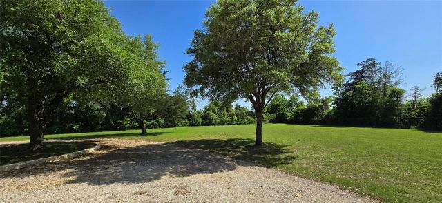 8660 Cedar Hill Road, Brenham, TX 77833