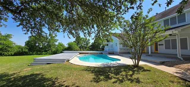 8660 Cedar Hill Road, Brenham, TX 77833