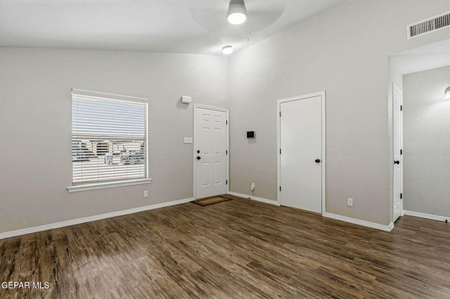 3832 LOMA CORTEZ Drive, El Paso, TX 79938