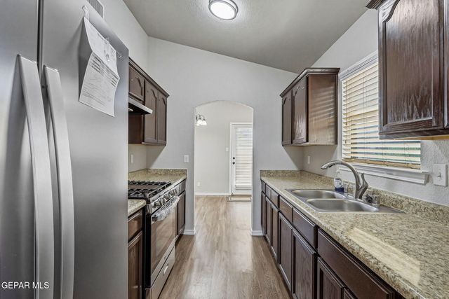 3832 LOMA CORTEZ Drive, El Paso, TX 79938