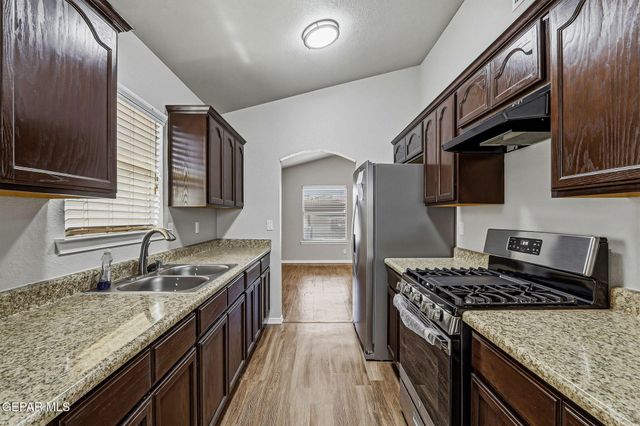 3832 LOMA CORTEZ Drive, El Paso, TX 79938