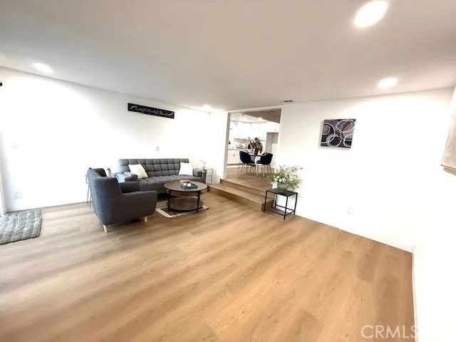 2720 San Francisco, Long Beach, CA 90806