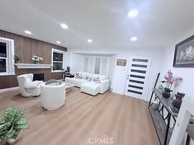 2720 San Francisco, Long Beach, CA 90806