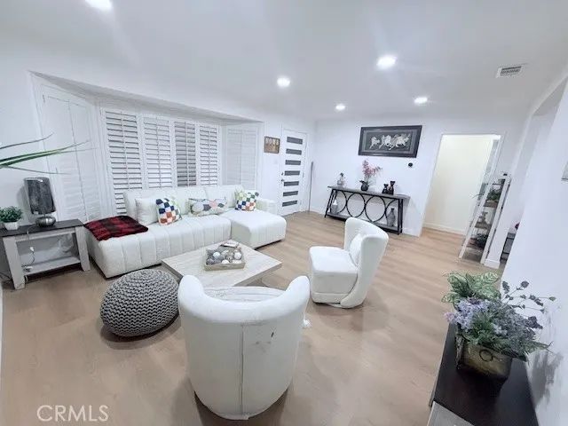 2720 San Francisco, Long Beach, CA 90806