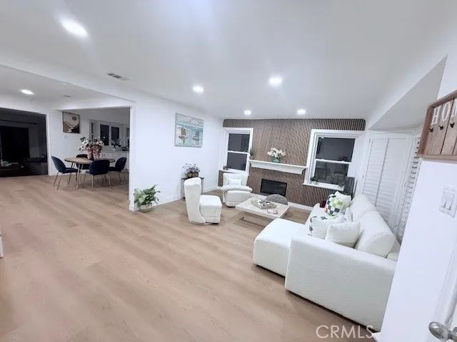 2720 San Francisco, Long Beach, CA 90806