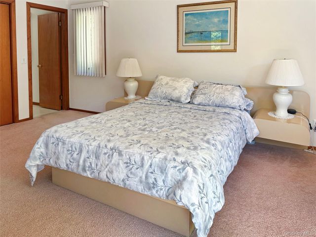 18 Quarter Court, Westhampton, NY 11977