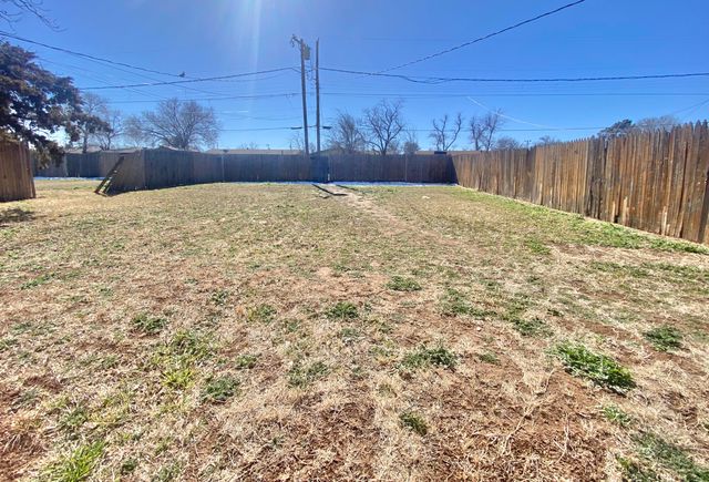 2408 E 8th Street, Lubbock, TX 79403