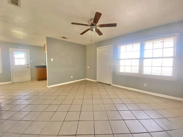 2408 E 8th Street, Lubbock, TX 79403