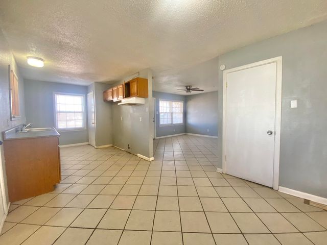 2408 E 8th Street, Lubbock, TX 79403