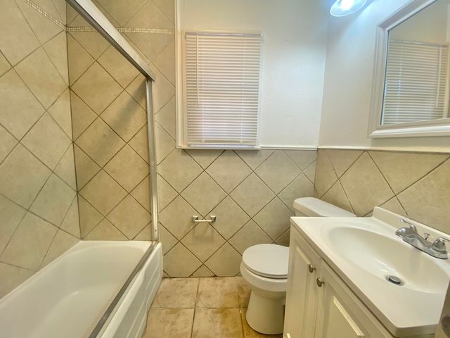 2408 E 8th Street, Lubbock, TX 79403