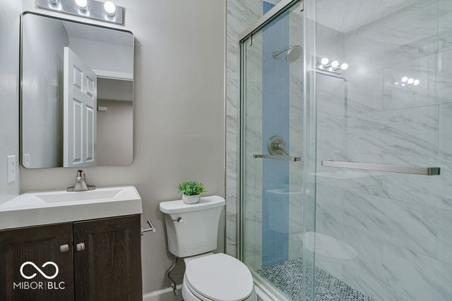 11971 Chapelwood Lane, Fishers, IN 46037