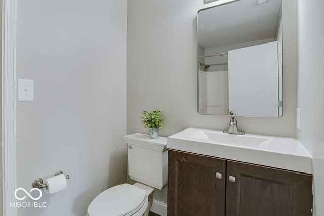 11971 Chapelwood Lane, Fishers, IN 46037